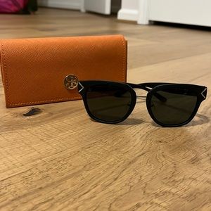 Tory Birch Black Sunglases